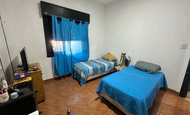 CASA 4 AMBIENTES EN VENTA EN SARANDI APTO CREDITO