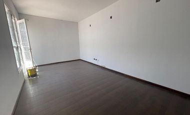 REMAX VENDE CASA EN ZONA DE TRIBUNALES MENDOZA