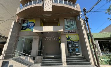 SE ALQUILA DTO AMPLIO 2 DORM BV.ESPAÑA 500 V.MARIA
