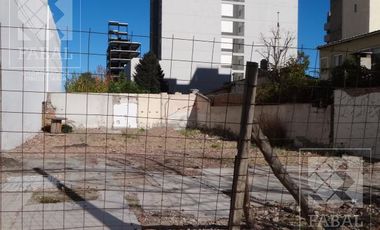 Terreno venta centro Neuquén, 12 x 30 apto desarrollo inmobiliario