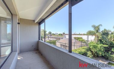 Casa en venta, 4 dormitorios en Barrio Parque, reciclado, con pileta y escritorio