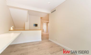 Casa en venta, 4 dormitorios en Barrio Parque, reciclado, con pileta y escritorio