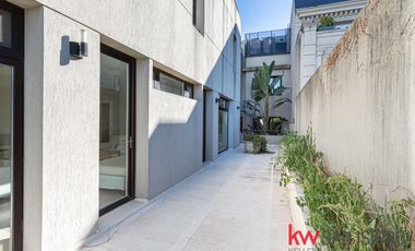 Casa en venta, 4 dormitorios en Barrio Parque, reciclado, con pileta y escritorio