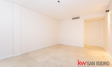 Casa en venta, 4 dormitorios en Barrio Parque, reciclado, con pileta y escritorio
