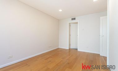 Casa en venta, 4 dormitorios en Barrio Parque, reciclado, con pileta y escritorio