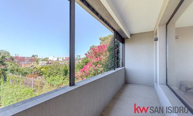 Casa en venta, 4 dormitorios en Barrio Parque, reciclado, con pileta y escritorio