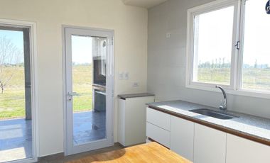 Descubre tu nueva casa en el campo en Zapiola, Lobos