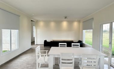Descubre tu nueva casa en el campo en Zapiola, Lobos