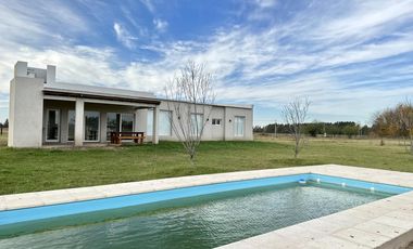 Descubre tu nueva casa en el campo en Zapiola, Lobos
