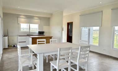 Descubre tu nueva casa en el campo en Zapiola, Lobos