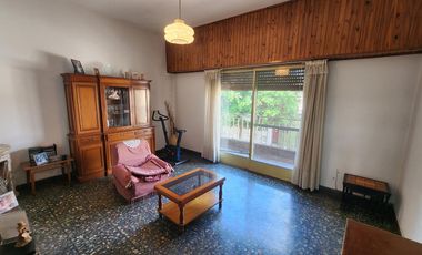 Casa con galpon