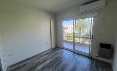 Departamento de 3 amb, con terraza propia, Morón