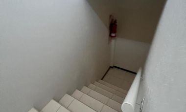 Departamento de 3 amb, con terraza propia, Morón