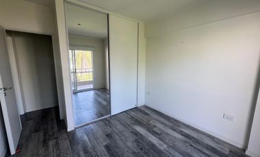 Departamento de 3 amb, con terraza propia, Morón