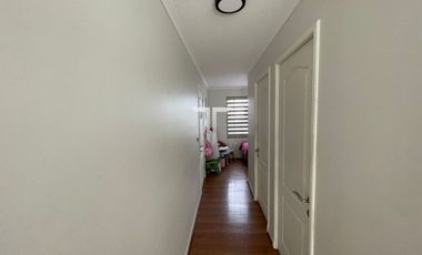 Casa en arriendo c/ estacionamiento en La Florida Alto