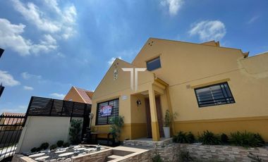 Casa en arriendo c/ estacionamiento en La Florida Alto