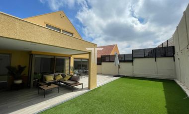 Casa en arriendo c/ estacionamiento en La Florida Alto