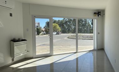 Alquiler Base y Edificio Comercial Centenario sobre Ruta 7 Neuquen