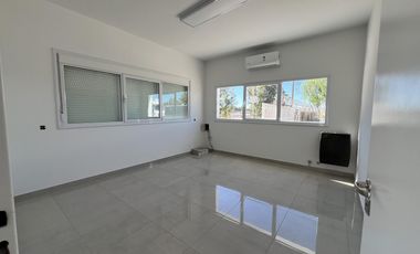 Alquiler Base y Edificio Comercial Centenario sobre Ruta 7 Neuquen