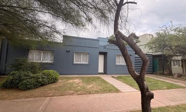 Casa Duplex Amoblada en Alquiler-  La Calandria zona sur