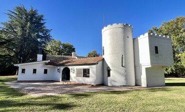 Se vende esta esplendida casa totalmente refaccionada a nueva en La Araucaria