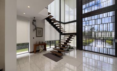 Casa con Piscina de Venta en Tumbaco