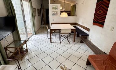 CASA DE ÉPOCA SOBRE DOBLE LOTE DE 402 MTS2 – AMPLIO PARQUE ARBOLADO