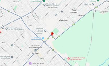 Deposito con importante vidriera comercial.