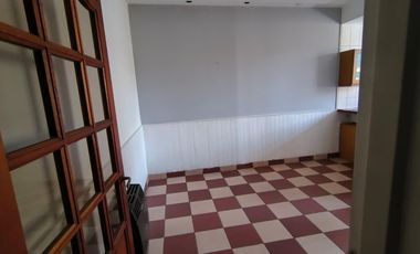 Ph 4 ambientes, 3 dormitorios (suite) quincho con parrilla, terraza. Exc. ubicación.