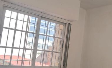 Ph 4 ambientes, 3 dormitorios (suite) quincho con parrilla, terraza. Exc. ubicación.