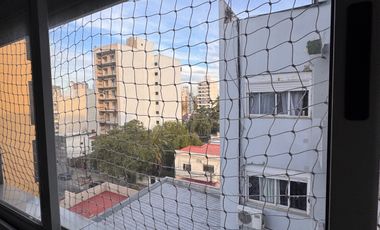 Departamento en alquiler dos ambientes con ascensor y balcón