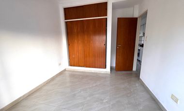 Departamento en alquiler dos ambientes con ascensor y balcón
