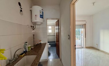 Departamento en alquiler dos ambientes con ascensor y balcón