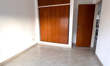 Departamento en alquiler dos ambientes con ascensor y balcón