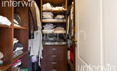 Venta casa sobre terreno de 800 m2 con jardín, piscina, galería, parrilla y terraza. - Garin