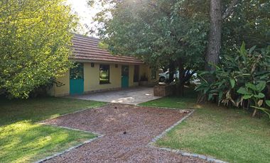 Inmejorable parque con propiedad apto fines comerciales - Casa quinta   Lote.