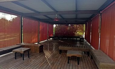 Inmejorable parque con propiedad apto fines comerciales - Casa quinta   Lote.