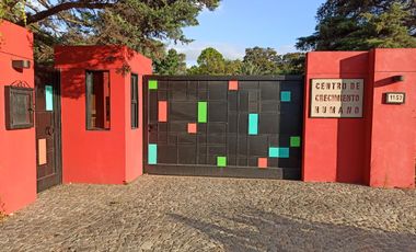 Inmejorable parque con propiedad apto fines comerciales - Casa quinta   Lote.