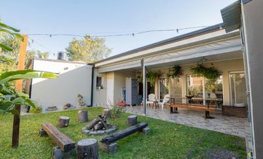 CASA DE 3 DORMITORIOS CON PILETA EN COUNTRY LOS MOLINOS