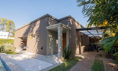 CASA DE 3 DORMITORIOS CON PILETA EN COUNTRY LOS MOLINOS
