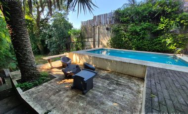 Casa 5 ambientes en Barrio Vicente López
