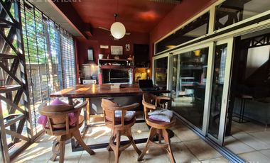 Casa 5 ambientes en Barrio Vicente López