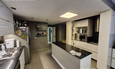Casa 5 ambientes en Barrio Vicente López