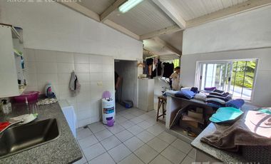 Casa 5 ambientes en Barrio Vicente López