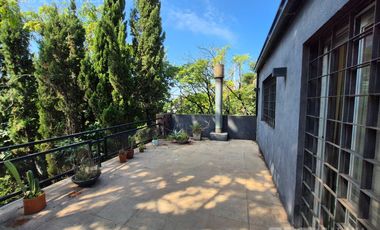 Casa 5 ambientes en Barrio Vicente López