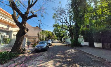 Casa 5 ambientes en Barrio Vicente López