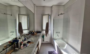 Casa 5 ambientes en Barrio Vicente López