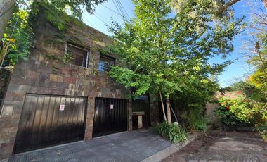 Casa 5 ambientes en Barrio Vicente López