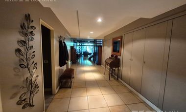 Casa 5 ambientes en Barrio Vicente López