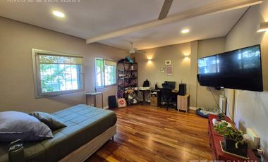 Casa 5 ambientes en Barrio Vicente López